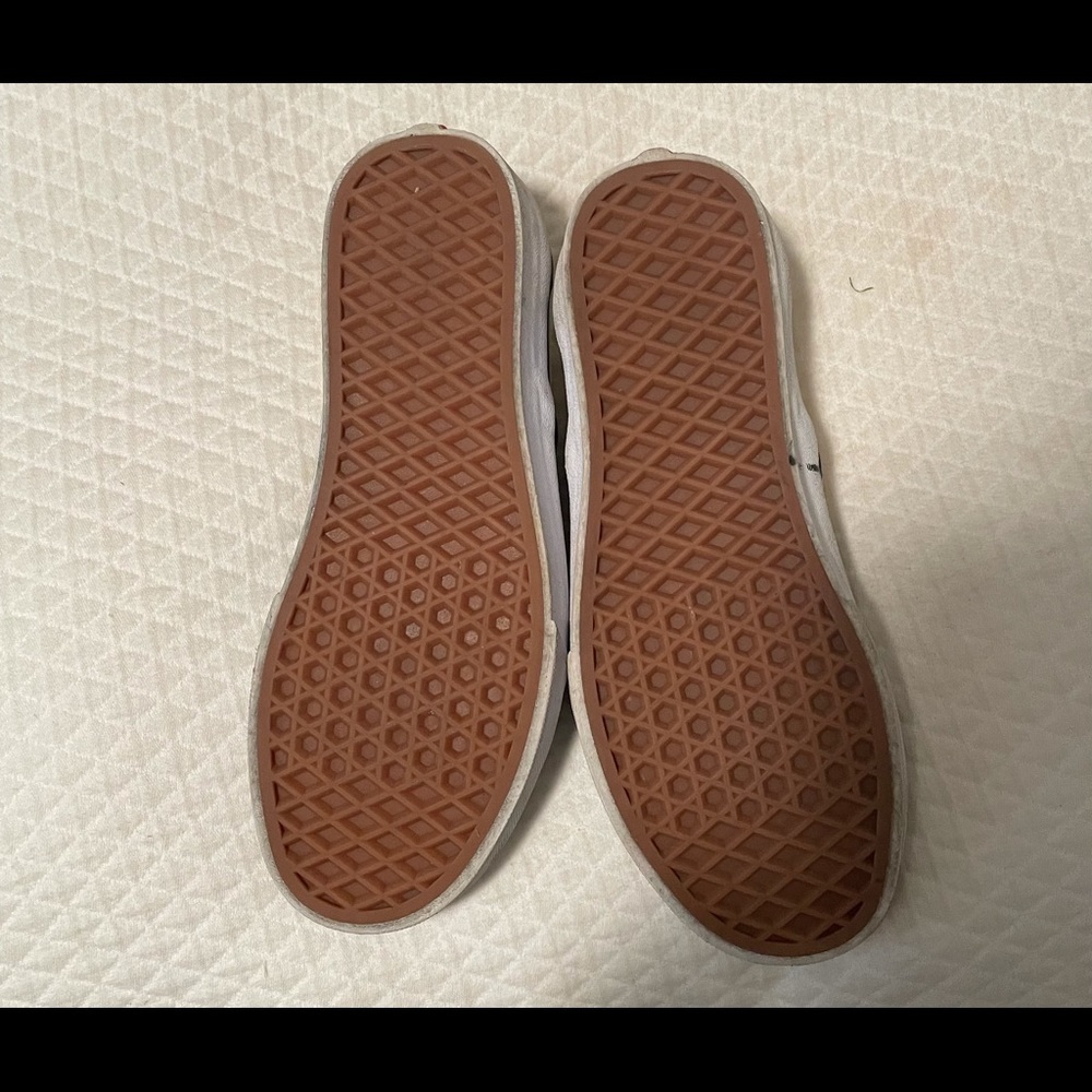 Tom’s shoes - youth 5.5